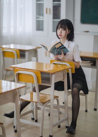 漂亮的保姆 电影_DVDBD在线观看